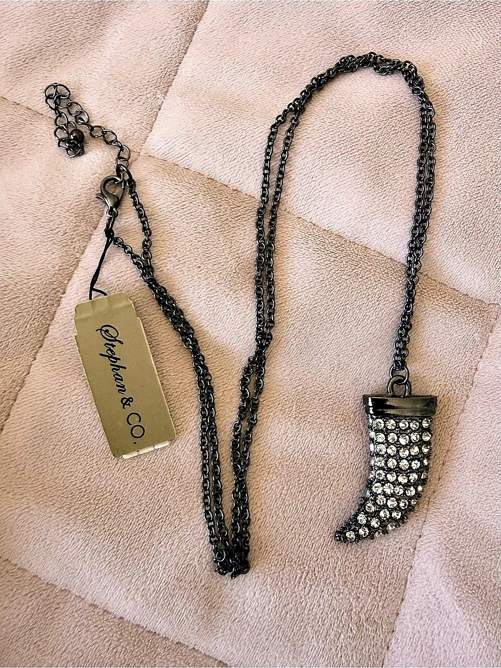 Stephan & Co. NWT Hematite Pave Crystal Horn Long Necklace 29”